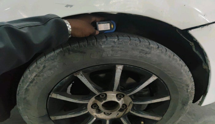 2011 Volkswagen Polo TRENDLINE 1.2L DIESEL, Diesel, Manual, 1,25,629 km, tyre