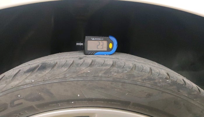 2015 Skoda Rapid 1.6 MPI AMBITION WITH ALLOY, Petrol, Manual, 41,324 km, tyre