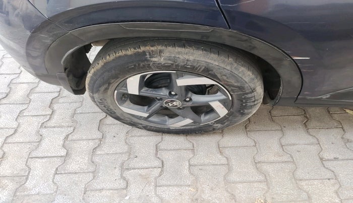 2019 Hyundai VENUE SX(O) 1.4 CRDI, Diesel, Manual, 98,637 km, tyre