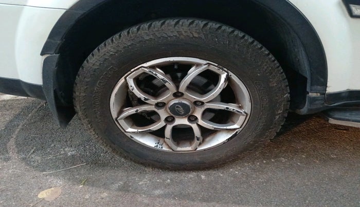 2016 Mahindra XUV500 W6 1.99, Diesel, Manual, 60,370 km, tyre