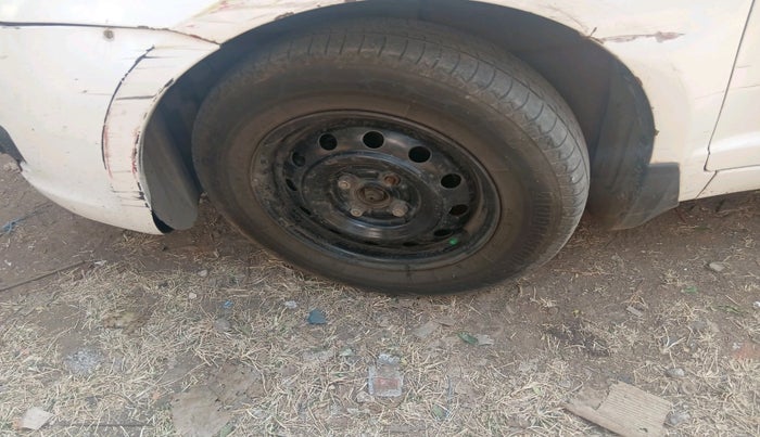 2011 Maruti Swift VDI, Diesel, Manual, 2,20,272 km, tyre