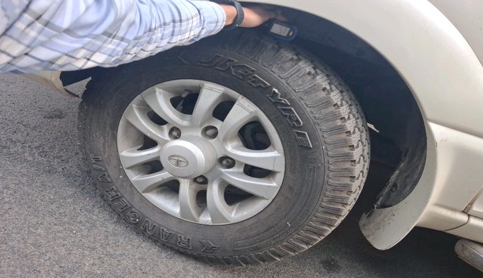 2011 Tata Safari 4X2 VX DICOR 2.2 VTT, Diesel, Manual, 2,48,507 km, tyre