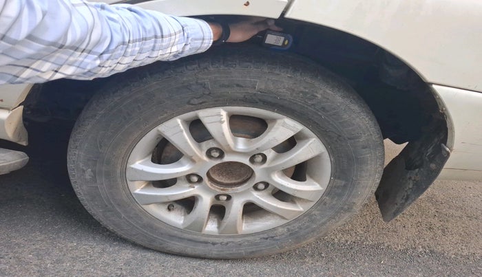 2011 Tata Safari 4X2 VX DICOR 2.2 VTT, Diesel, Manual, 2,48,507 km, tyre