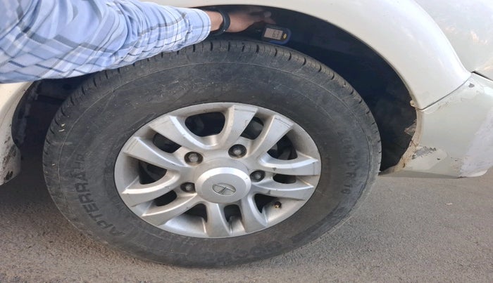 2011 Tata Safari 4X2 VX DICOR 2.2 VTT, Diesel, Manual, 2,48,507 km, tyre