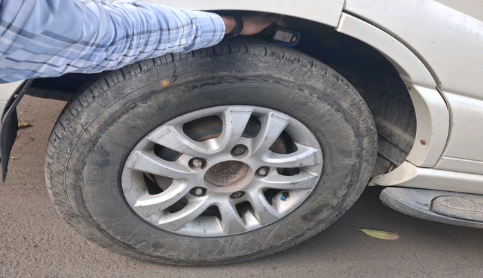 2011 Tata Safari 4X2 VX DICOR 2.2 VTT, Diesel, Manual, 2,48,507 km, tyre