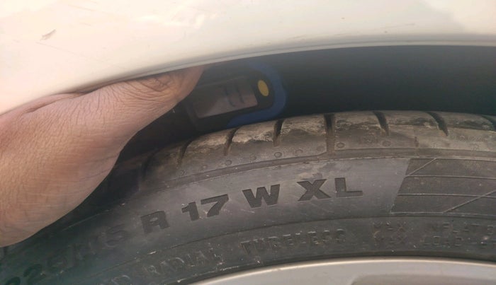 2012 Mercedes Benz C Class 200 CGI AVANTGARDE, Petrol, Automatic, 65,636 km, tyre