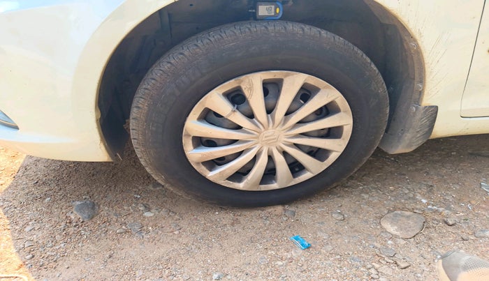 2016 Maruti Swift Dzire VXI, Petrol, Manual, 78,869 km, tyre