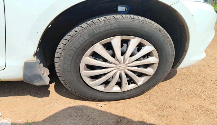 2016 Maruti Swift Dzire VXI, Petrol, Manual, 78,869 km, tyre