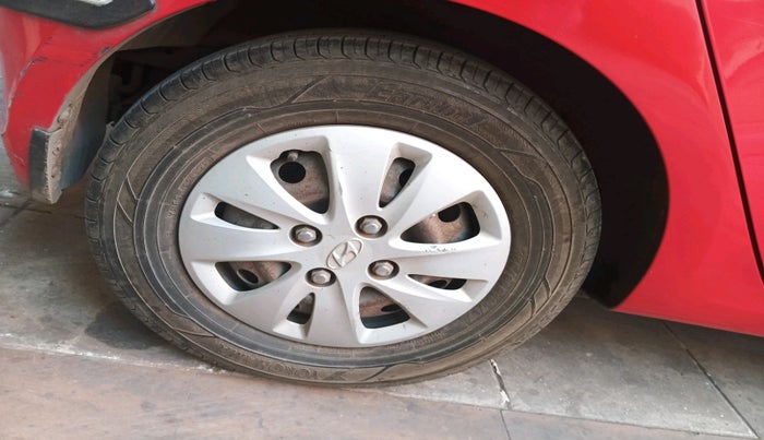 2011 Hyundai i10 SPORTZ 1.2 AT, Petrol, Automatic, 24,975 km, tyre