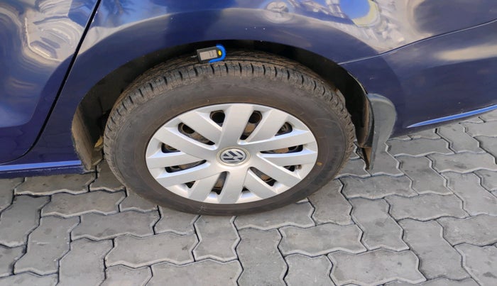 2013 Volkswagen Vento COMFORTLINE DIESEL 1.6, Diesel, Manual, 1,59,122 km, tyre