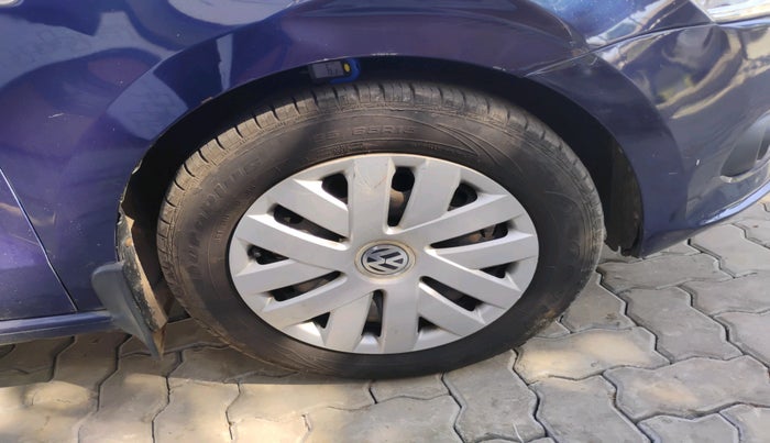 2013 Volkswagen Vento COMFORTLINE DIESEL 1.6, Diesel, Manual, 1,59,122 km, tyre