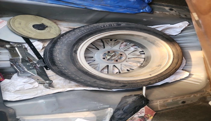 2019 Honda City 1.5L I-VTEC ZX CVT, Petrol, Automatic, 1,14,613 km, tyre