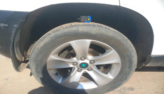 2013 Skoda Yeti AMBITION 2.0 TDI CR 4X2, Diesel, Manual, 73,307 km, tyre