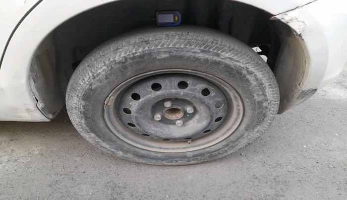 2013 Maruti Swift VXI, Petrol, Manual, 88,561 km, tyre