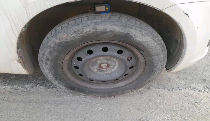 2013 Maruti Swift VXI, Petrol, Manual, 88,561 km, tyre