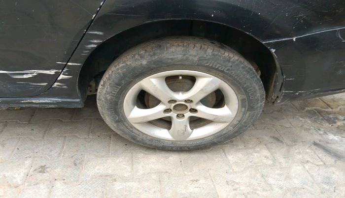 2012 Skoda Rapid ELEGANCE 1.6 TDI CR MT, Diesel, Manual, 99,995 km, tyre