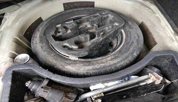 2012 Skoda Rapid ELEGANCE 1.6 TDI CR MT, Diesel, Manual, 99,995 km, tyre