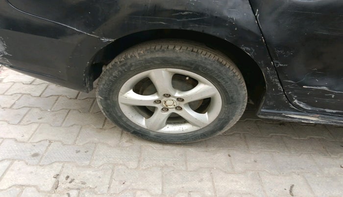 2012 Skoda Rapid ELEGANCE 1.6 TDI CR MT, Diesel, Manual, 99,995 km, tyre