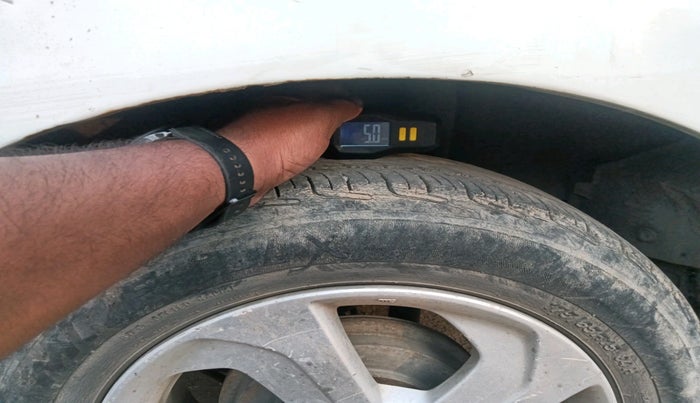 2014 Honda City 1.5L I-VTEC VX, Petrol, Manual, 1,38,307 km, tyre