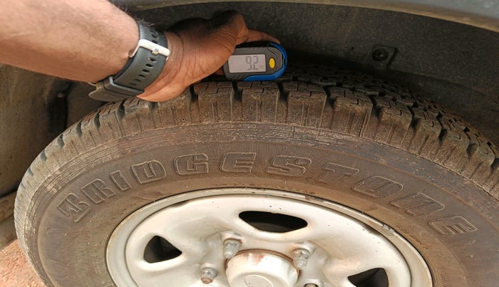 2017 Tata Hexa XM 4X2 7 STR, Diesel, Manual, 1,29,941 km, tyre