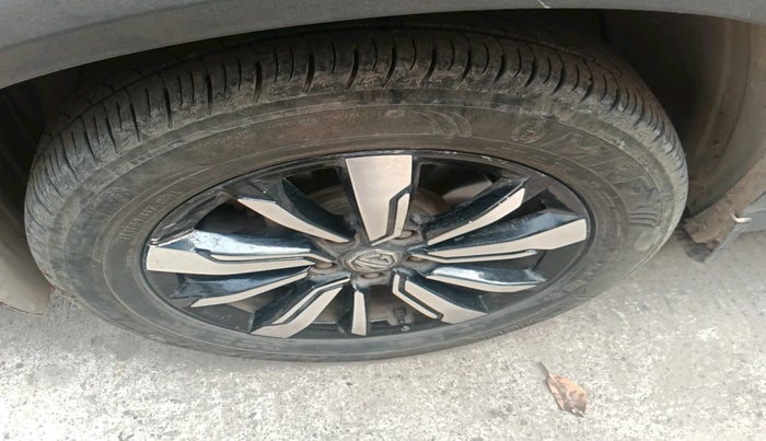 2020 MG HECTOR PLUS SHARP 1.5 PETROL TURBO DCT 6-STR, Petrol, Automatic, 70,193 km, tyre