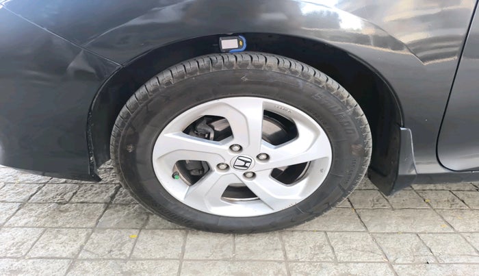 2016 Honda City 1.5L I-VTEC V MT, Petrol, Manual, 1,05,015 km, tyre