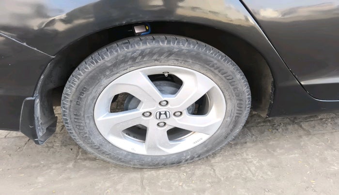 2016 Honda City 1.5L I-VTEC V MT, Petrol, Manual, 1,05,015 km, tyre