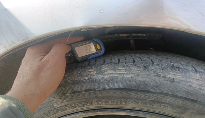 2012 Volkswagen Polo COMFORTLINE 1.2L, Diesel, Manual, 1,59,957 km, tyre