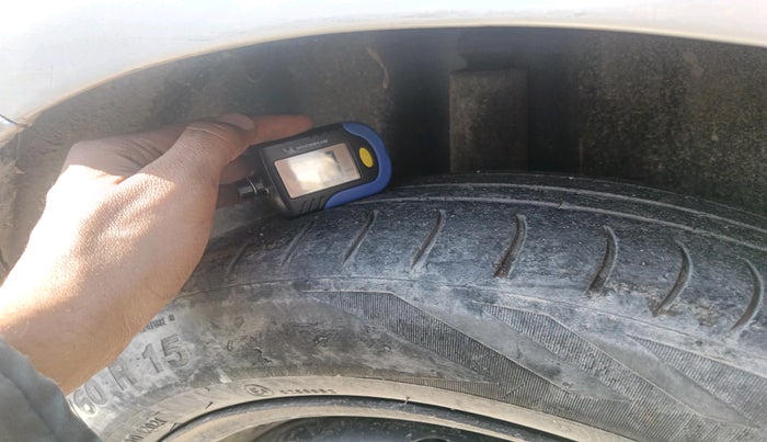 2012 Volkswagen Polo COMFORTLINE 1.2L, Diesel, Manual, 1,59,957 km, tyre