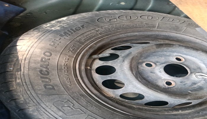 2015 Maruti Alto 800 VXI, Petrol, Manual, 32,957 km, tyre