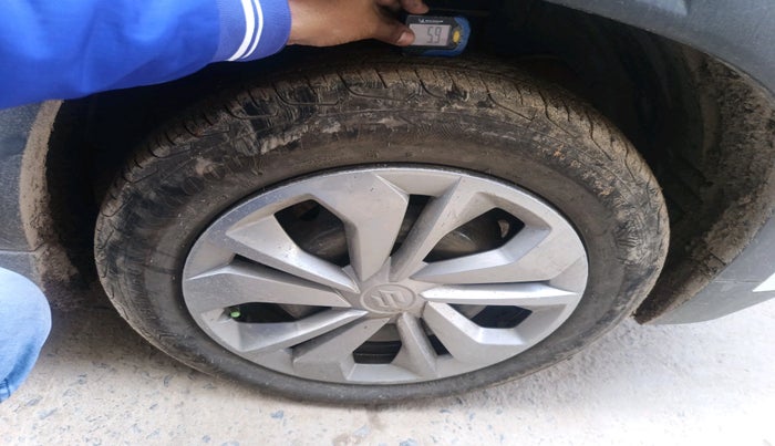 2025 Maruti FRONX SIGMA 1.2 MT, Petrol, Manual, 5,860 km, tyre