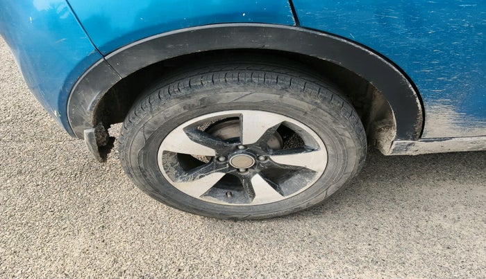 2017 Tata NEXON XZ PLUS DIESEL DUAL TONE, Diesel, Manual, 1,44,393 km, tyre