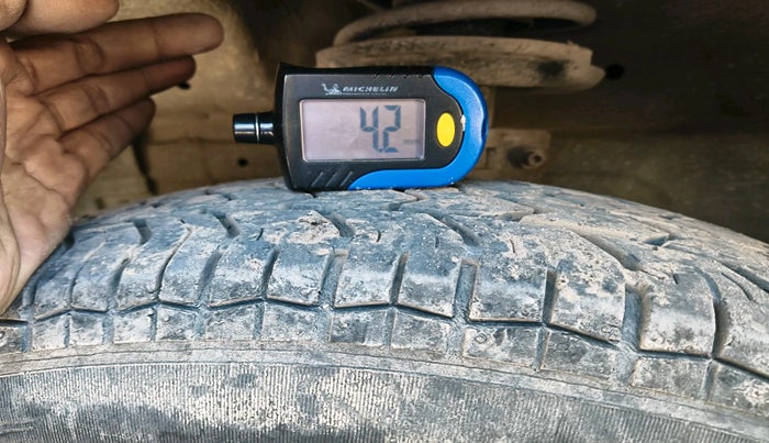 2015 Maruti Swift Dzire LXI (O), Petrol, Manual, 58,250 km, tyre