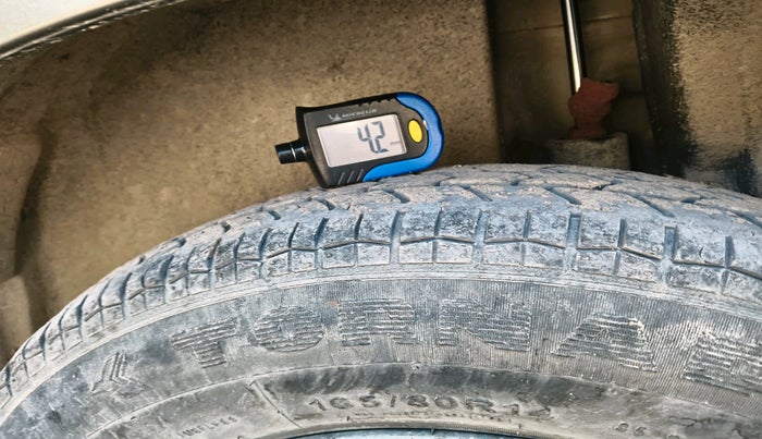 2015 Maruti Swift Dzire LXI (O), Petrol, Manual, 58,250 km, tyre