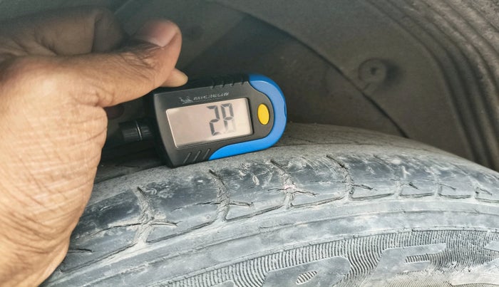 2012 Hyundai i20 MAGNA 1.2, Petrol, Manual, 94,324 km, tyre