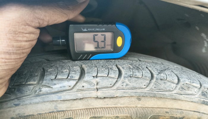 2012 Hyundai i20 MAGNA 1.2, Petrol, Manual, 94,324 km, tyre