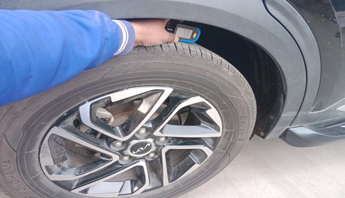 2022 KIA CARENS LUXURY PLUS 1.5 DIESEL 7 STR, Diesel, Manual, 91,917 km, tyre