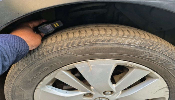 2015 Maruti S Cross ALPHA 1.3, Diesel, Manual, 99,331 km, tyre