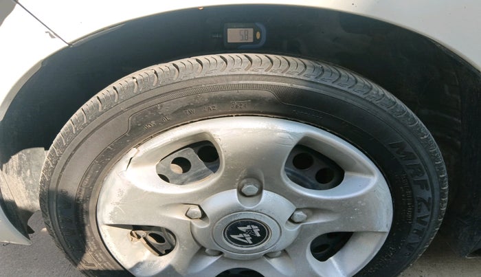 2015 Honda Jazz 1.2L I-VTEC SV, Petrol, Manual, 1,82,182 km, tyre