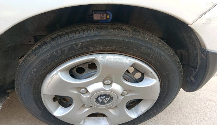 2015 Honda Jazz 1.2L I-VTEC SV, Petrol, Manual, 1,82,182 km, tyre