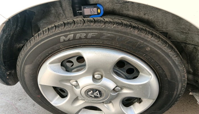 2015 Honda Jazz 1.2L I-VTEC SV, Petrol, Manual, 1,82,182 km, tyre