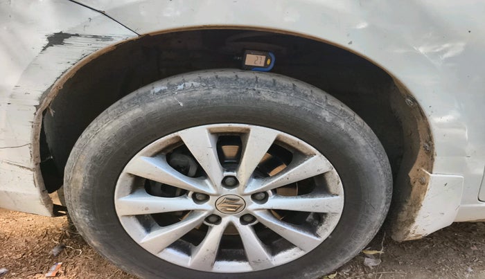 2014 Maruti Ertiga VDI ANNIVERSARY EDITION, Diesel, Manual, 1,20,280 km, tyre