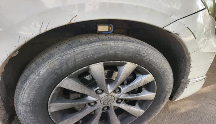 2014 Maruti Ertiga VDI ANNIVERSARY EDITION, Diesel, Manual, 1,20,280 km, tyre