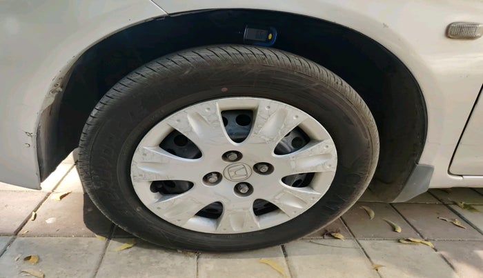 2015 Honda Brio S MT, Petrol, Manual, 89,211 km, tyre