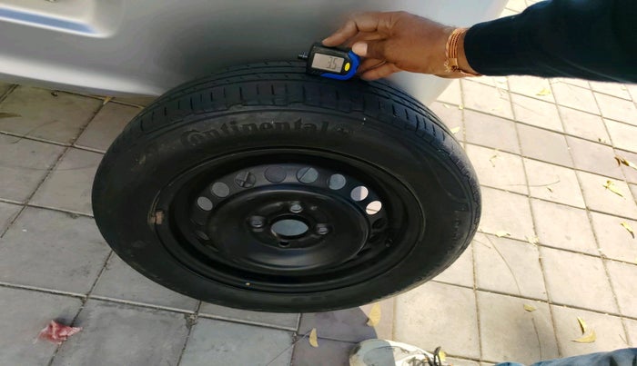 2015 Honda Brio S MT, Petrol, Manual, 89,211 km, tyre