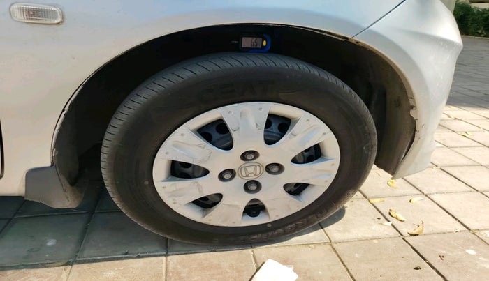 2015 Honda Brio S MT, Petrol, Manual, 89,211 km, tyre