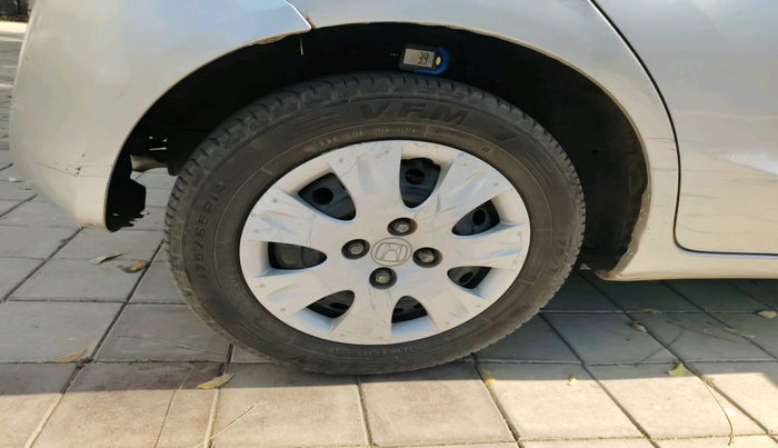 2015 Honda Brio S MT, Petrol, Manual, 89,211 km, tyre