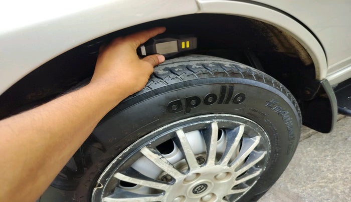 2022 Maruti Eeco 5 STR AC (O), Petrol, Manual, 75,726 km, tyre