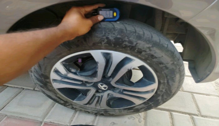 2019 Tata Tiago XZA PETROL, Petrol, Automatic, 27,630 km, tyre