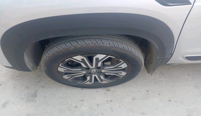 2023 Renault Kiger RXZ AMT, Petrol, Automatic, 22,497 km, tyre